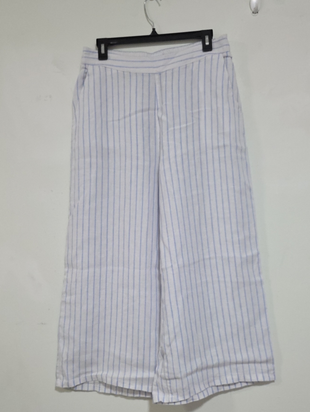 Martha Stewart White Wide-Leg Pants with Blue Pinstripes